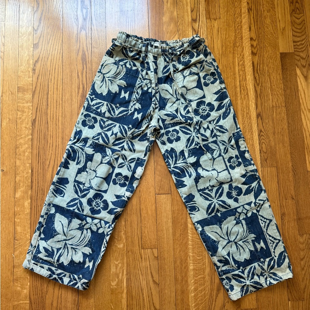 Floral Print Women's Pants in Blue and Cream